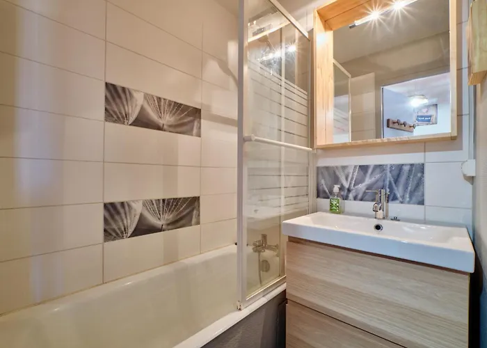 La Montagne Апартаменты Ле дез Альп